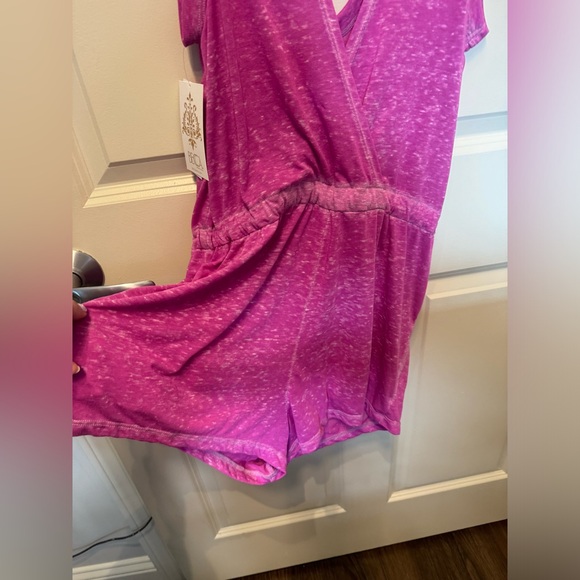 Brand new Becca romper size small - Picture 6 of 7